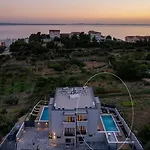 Luxury David 2 Heated Pool Podstrana