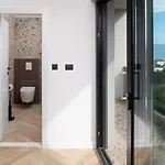Luxury David 2 Heated Pool