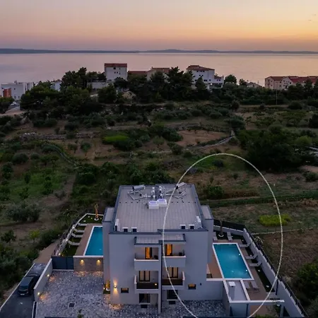 Luxury David 2 Heated Pool Podstrana