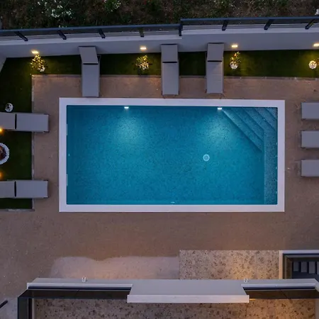 别墅 Luxury David 2 Heated Pool 珀德垂那